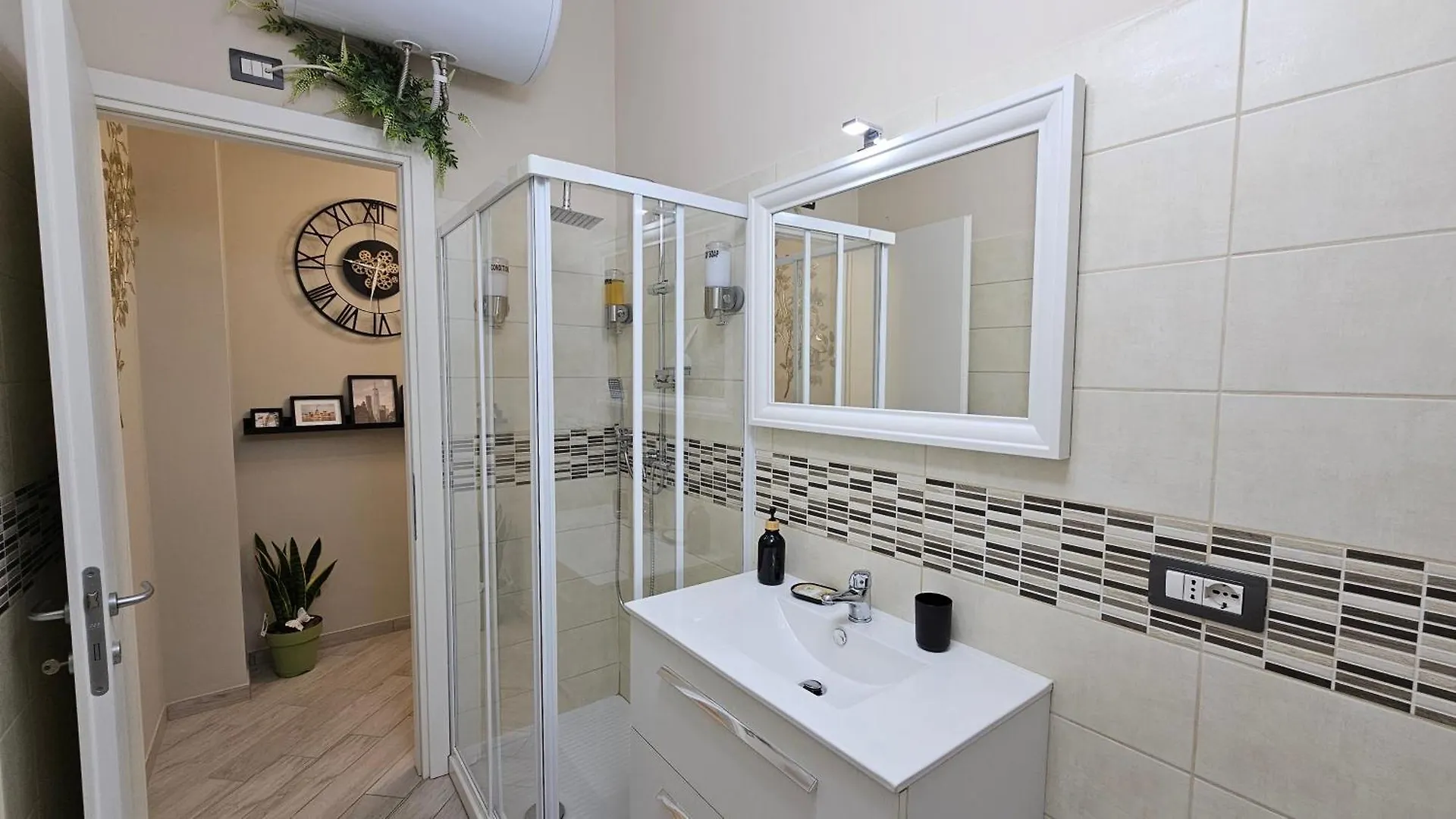 Aquarihome 6 Apartment Rome
